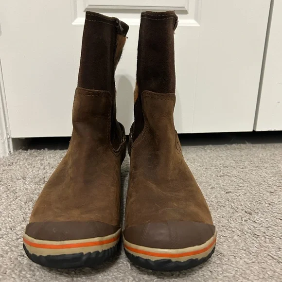 Sorel boots - Picture 4 of 6